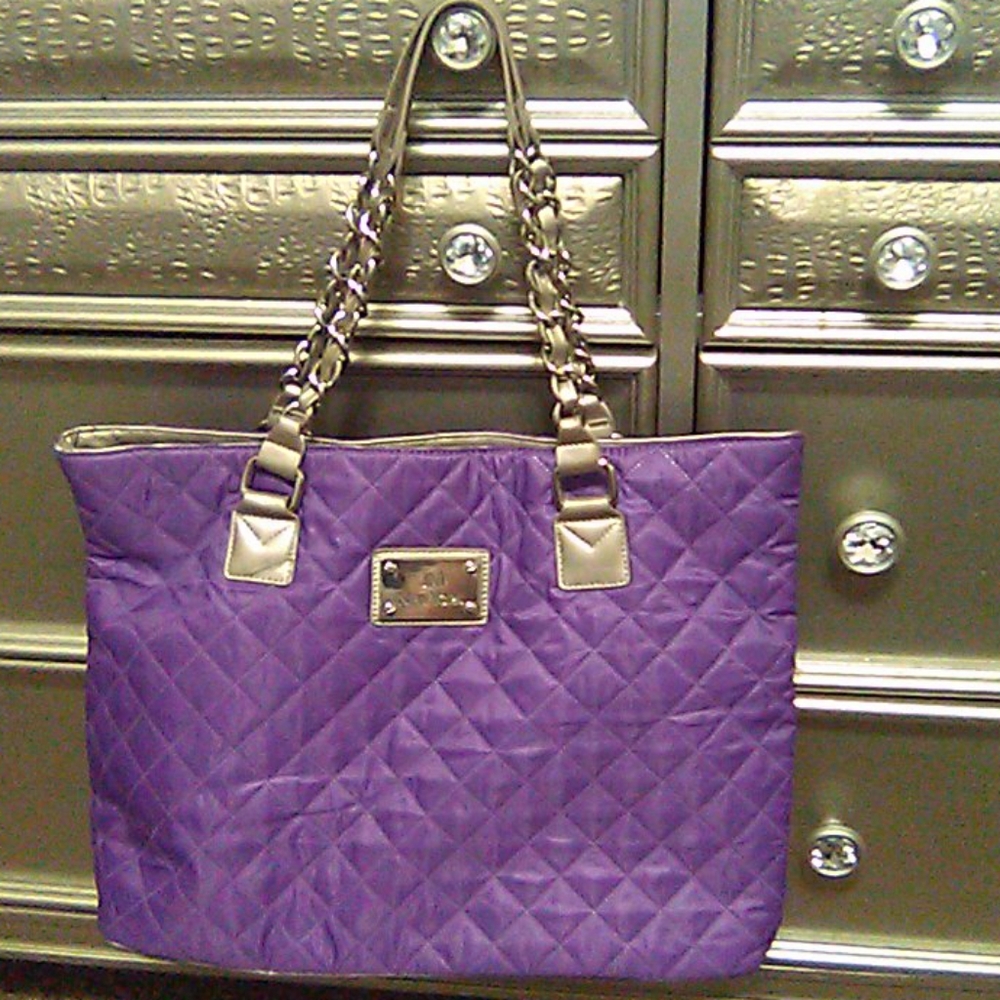 Handbag - Picture 3 of 4